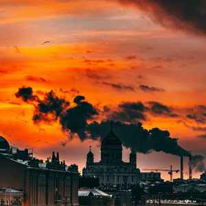 穿越成肉奴的婬乱生活
